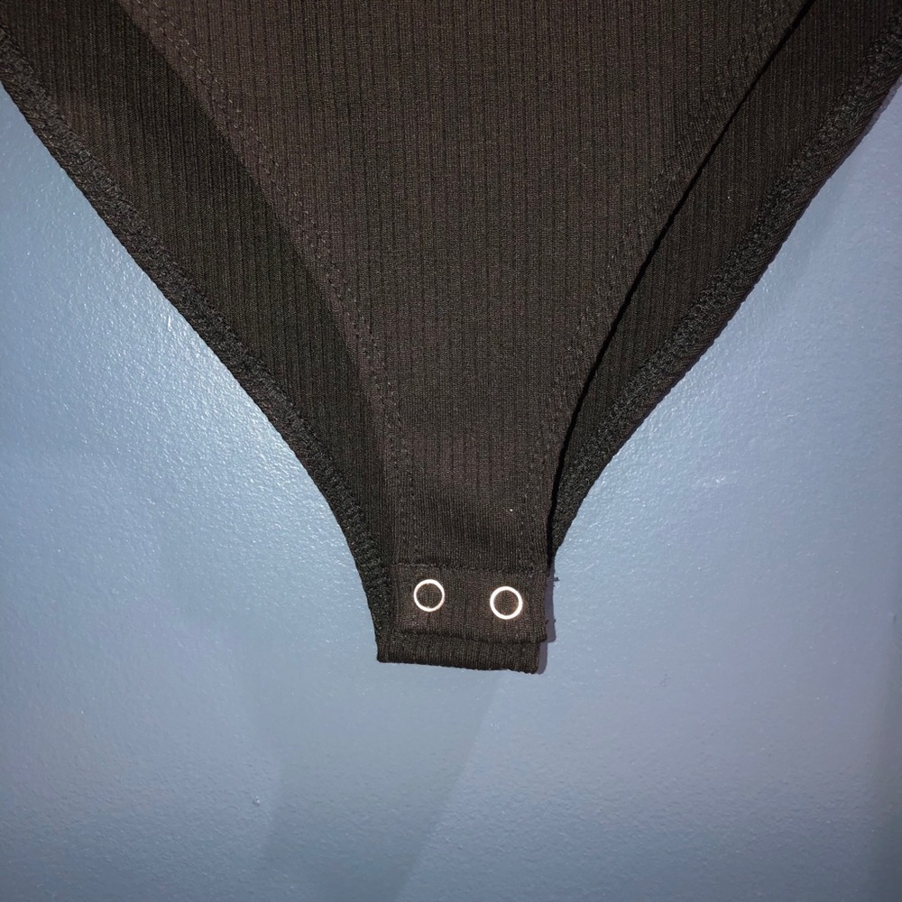 NWT F21 Black Bodysuit Ribbed w/ Vented-Sleeve - Picture 6 of 8